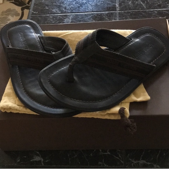 Mens Louis Vuitton Sandals - Picture 4 of 10